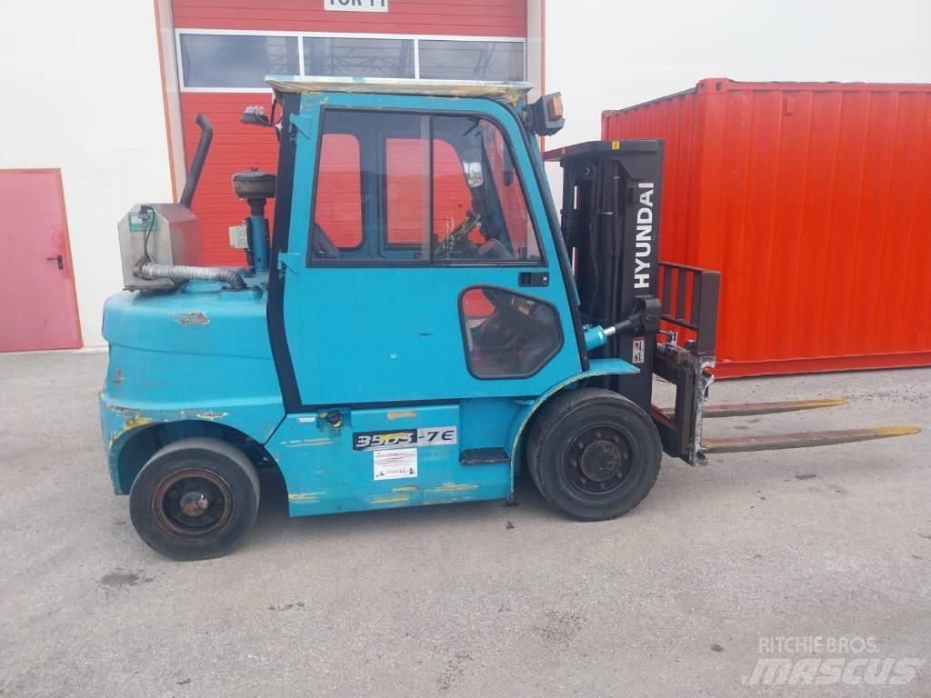 Hyundai 35 DS-7 디젤 지게차