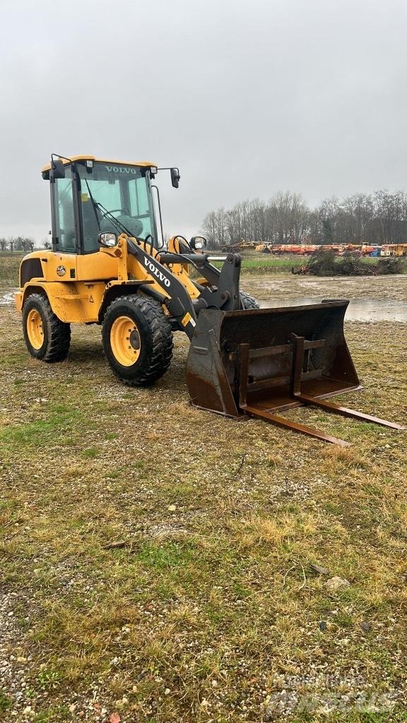 Volvo L 30 G  휠로우더