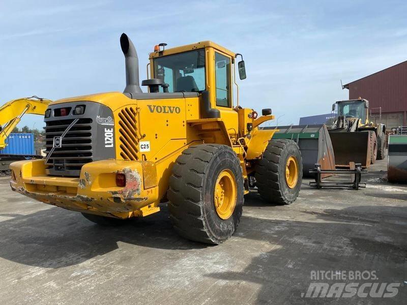 Volvo L 120 E.Ref.10  휠로우더