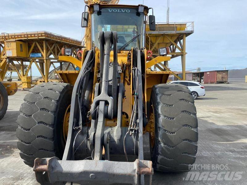 Volvo L 120 E.Ref.10  휠로우더