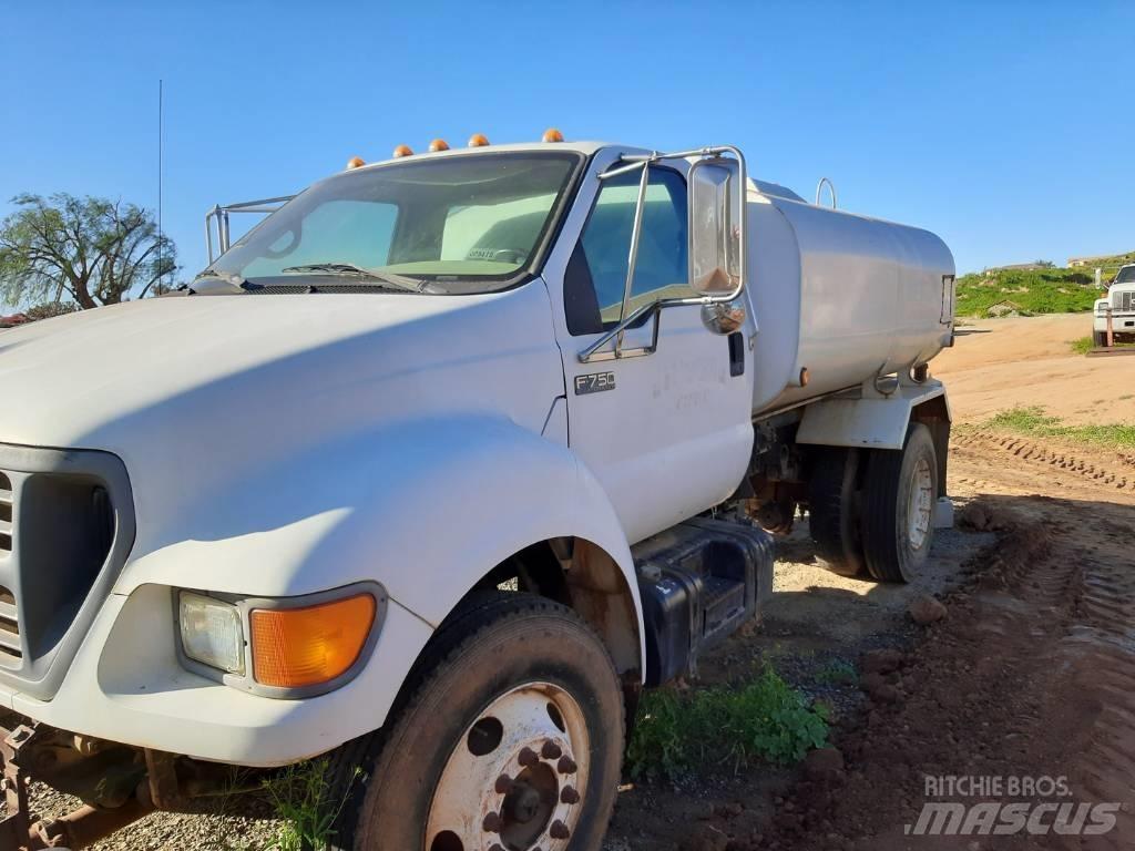 Ford F 750 급수차