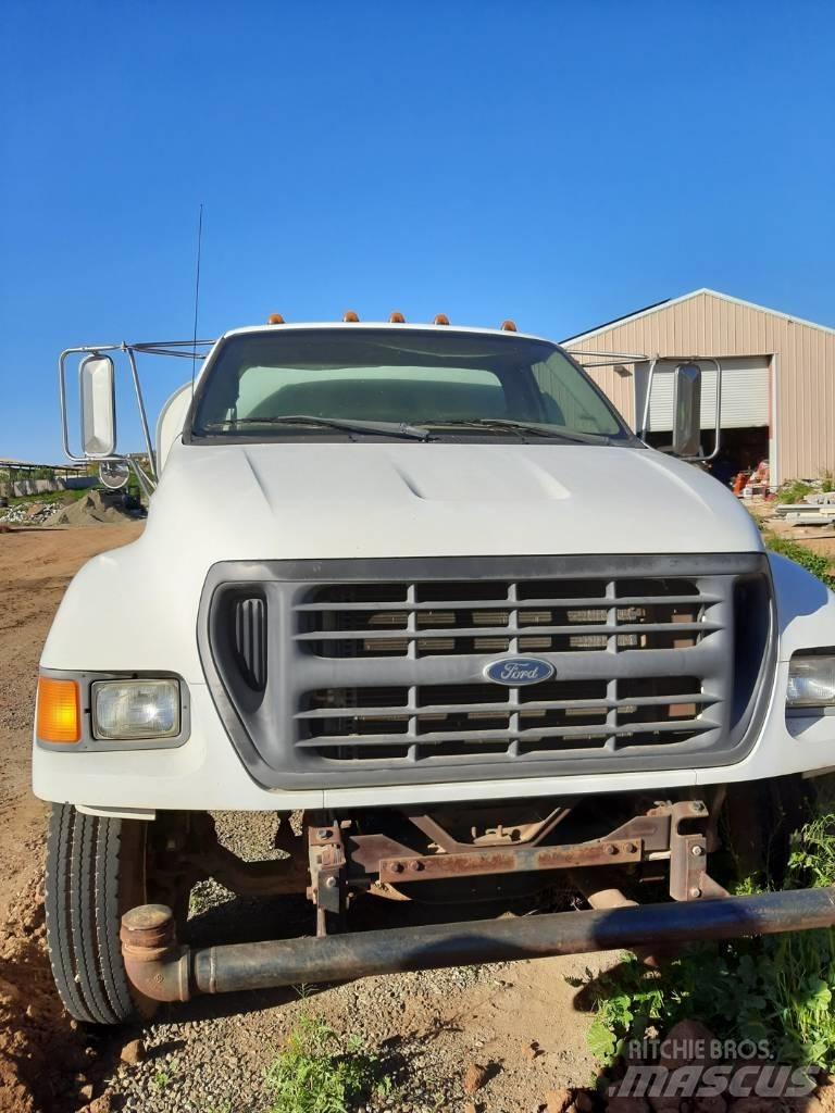 Ford F 750 급수차
