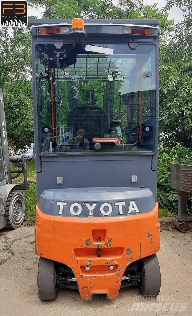 Toyota 8FBMT30 전동 지게차