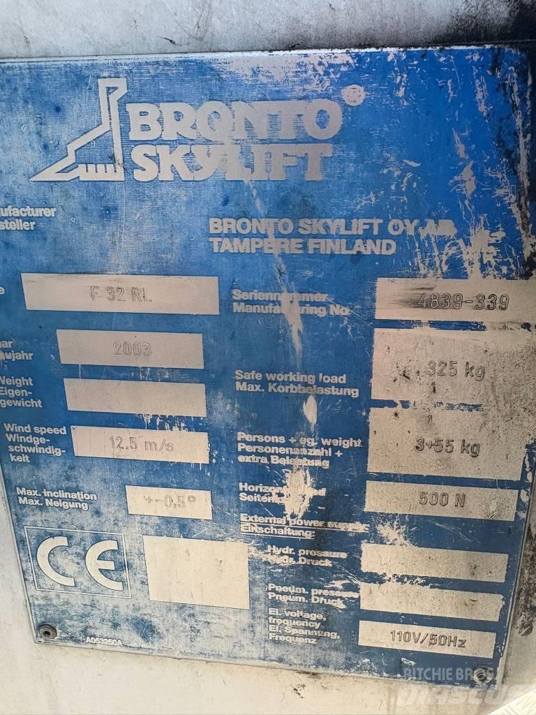 Bronto F32 RL 트럭 탑재 고소작업대