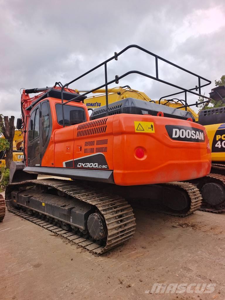 Doosan DX 300LC-9C 대형 굴삭기 29톤 이상