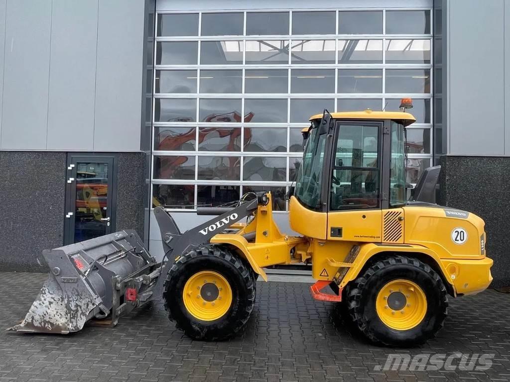 Volvo L30G  휠로우더