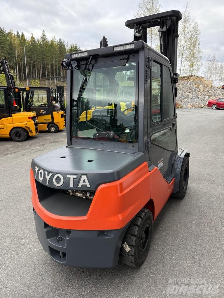 Toyota 52-8 FDJF 35 디젤 지게차