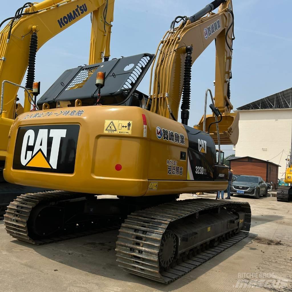 CAT 323D2L 대형 굴삭기 29톤 이상