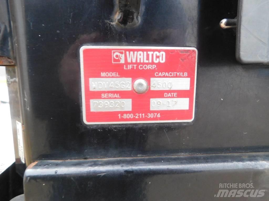 International 4300 컨테이너 트럭