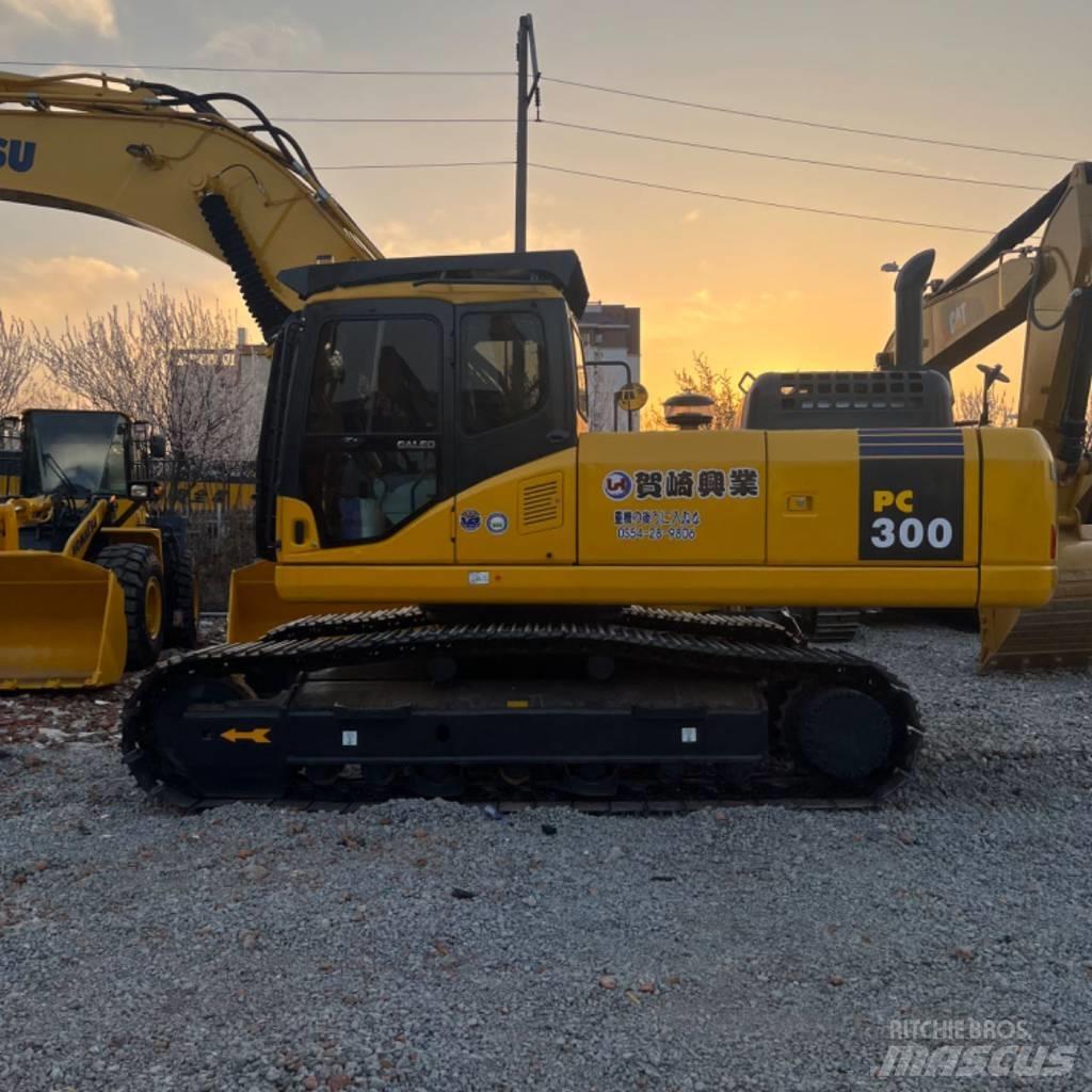 Komatsu PC 300 대형 굴삭기 29톤 이상