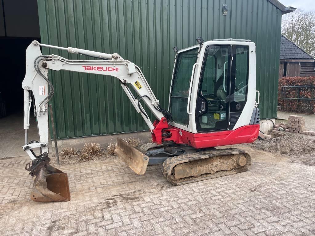 Takeuchi TB 228 소형 굴삭기 7톤 미만
