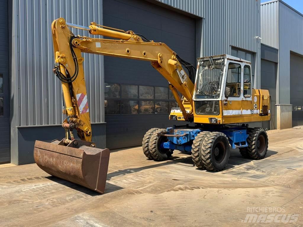 Liebherr A900C  휠 굴삭기