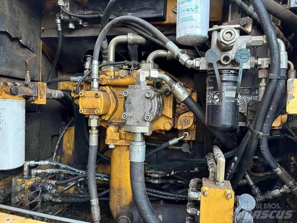 CAT 325DL 대형 굴삭기 29톤 이상