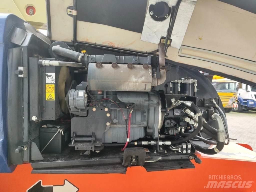 JLG 860 SJ 견인식 전동이동 리프트