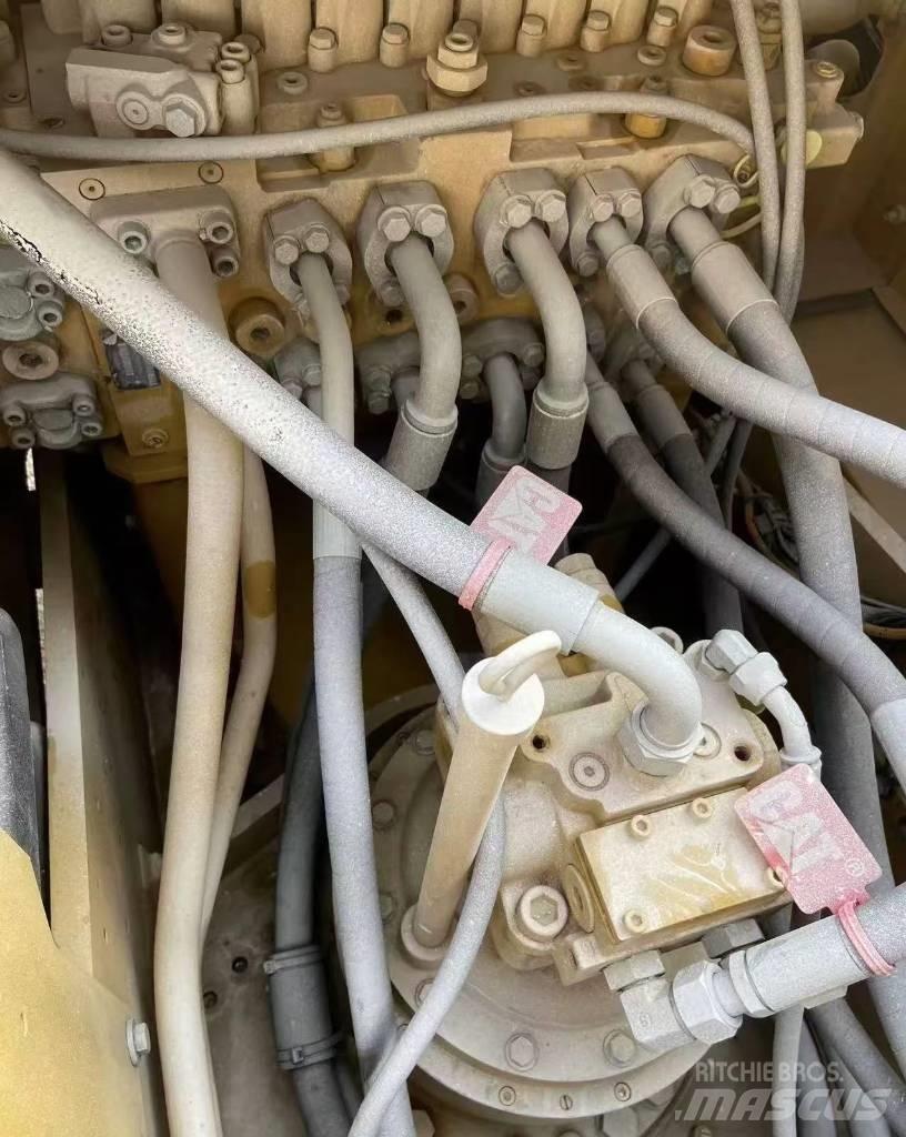 CAT 323 대형 굴삭기 29톤 이상