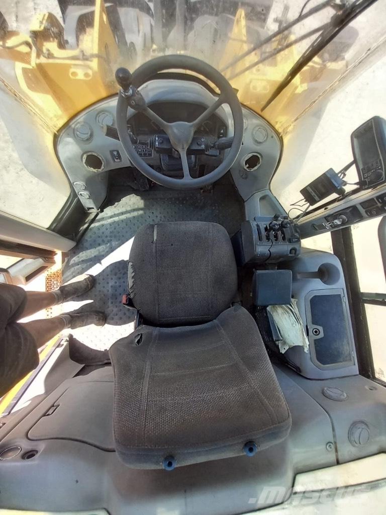 Volvo L 120 F  휠로우더