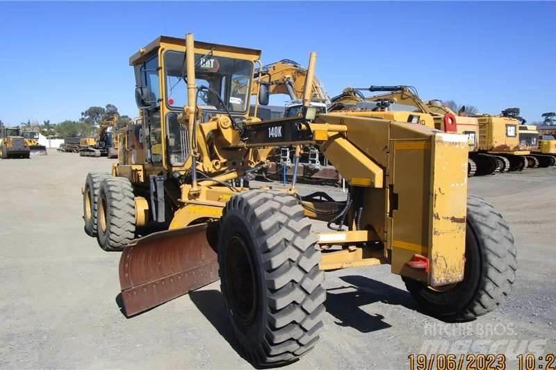 CAT 140K 그레이더