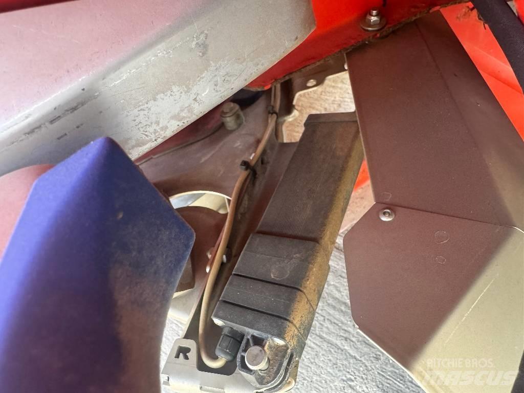 Kuhn Axis 30.1 W 미네랄 살포기