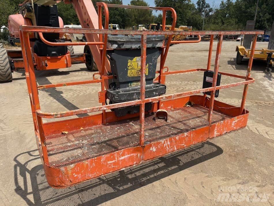 JLG 1250 AJP 관절형 전동이동 리프트