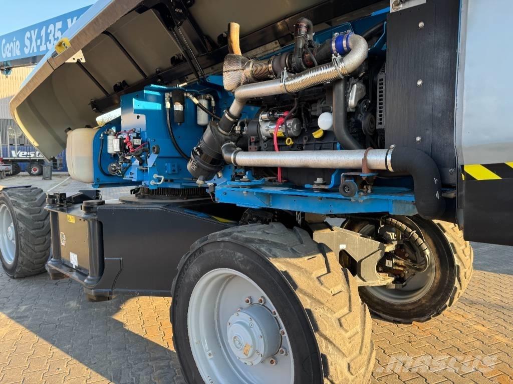 Genie SX 135 XC 견인식 전동이동 리프트