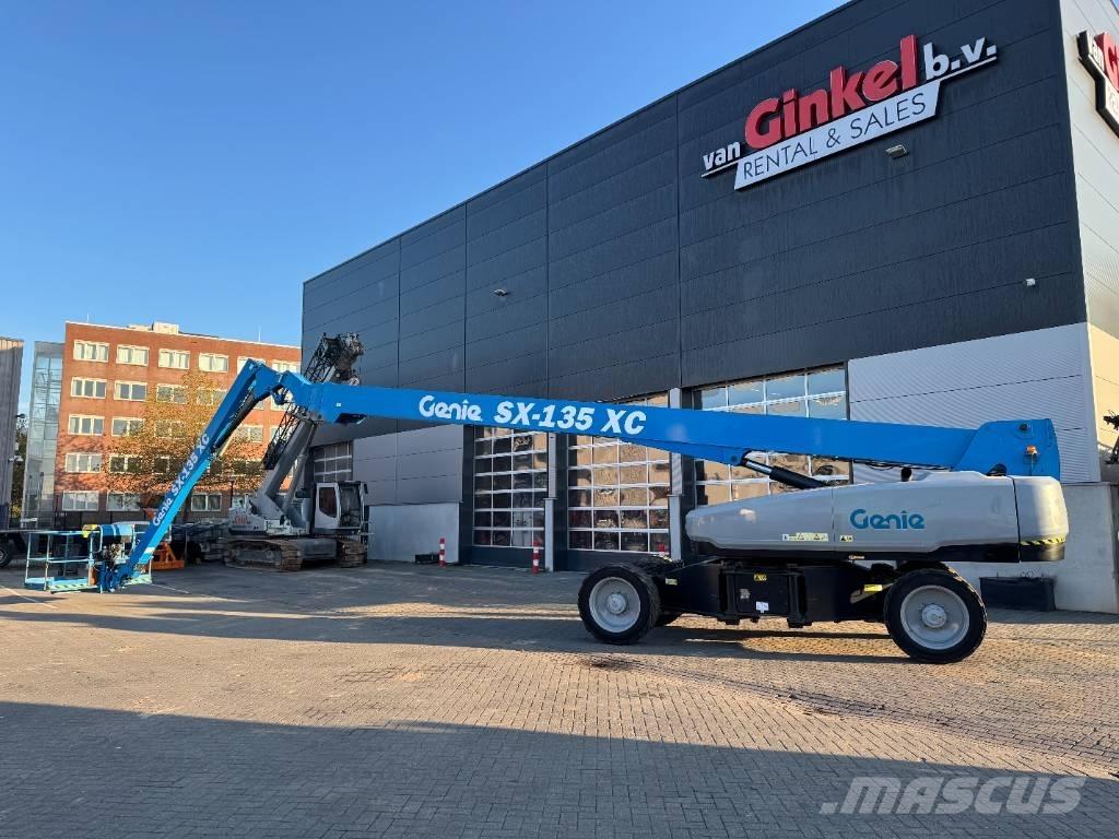 Genie SX 135 XC 견인식 전동이동 리프트