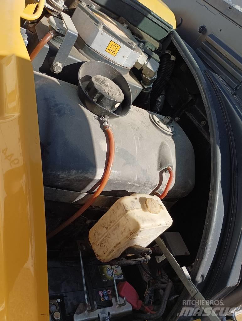 Komatsu PC 45 MR-3 소형 굴삭기 7톤 미만