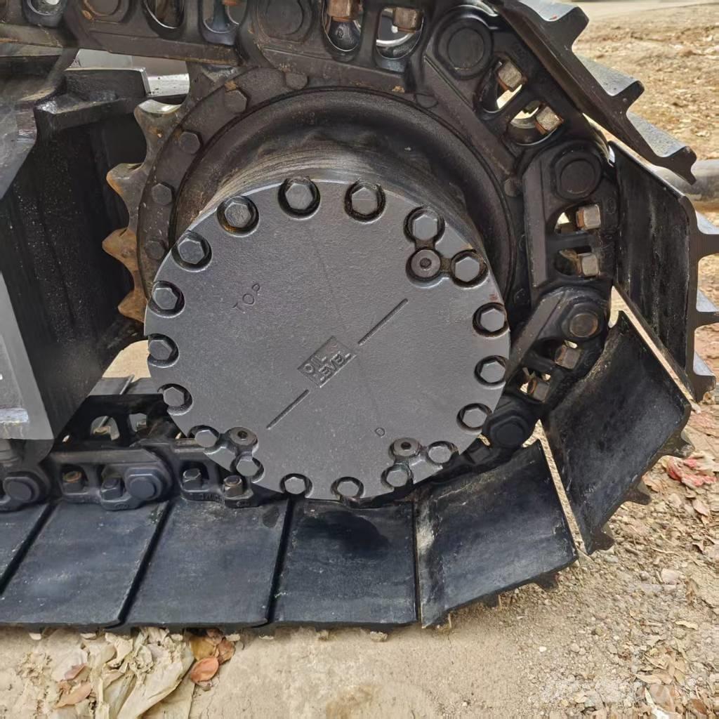Komatsu PC 200-8 대형 굴삭기 29톤 이상