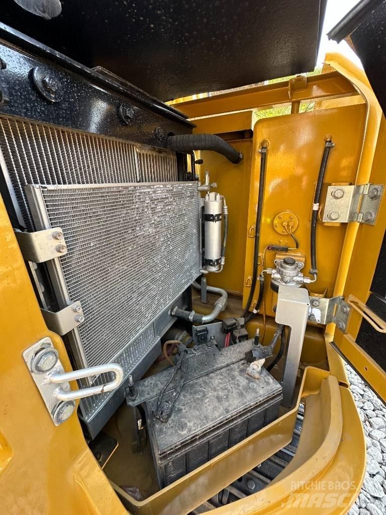 CAT 308 E 대형 굴삭기 29톤 이상