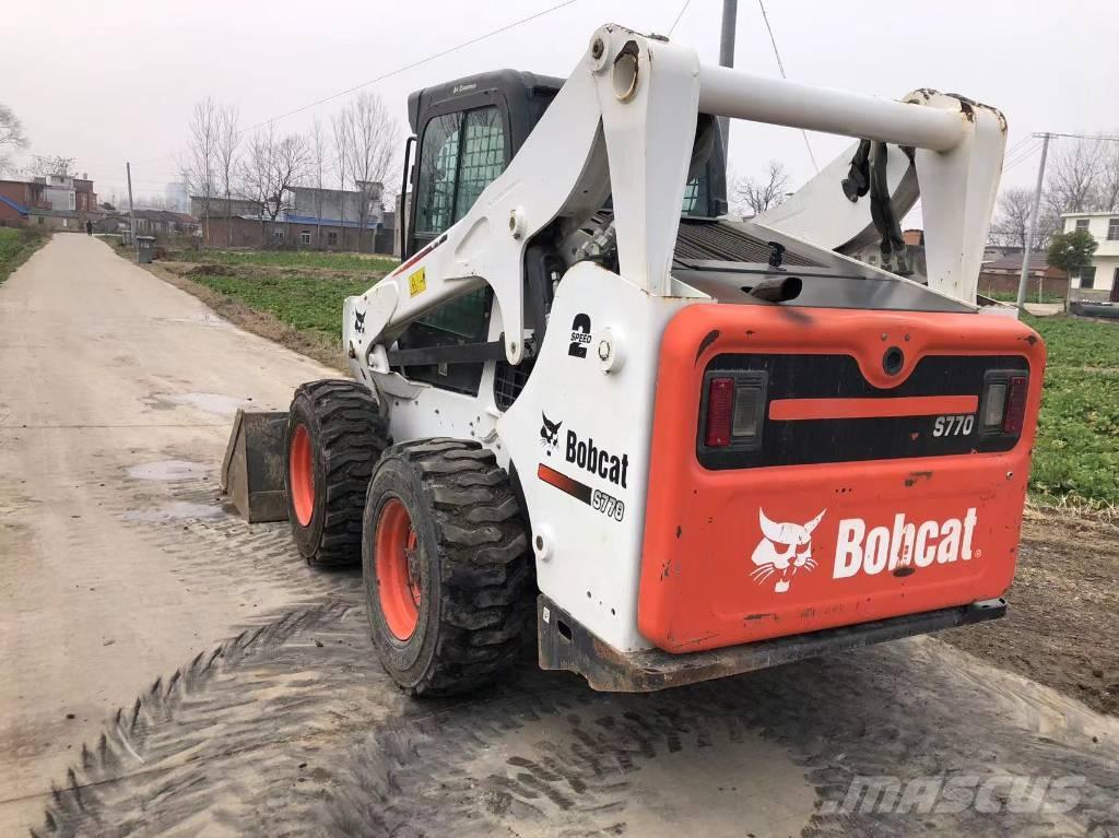 Bobcat T 770  스키드로더