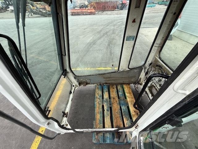 Liebherr CAB SERIE B 캐빈 및 인테리어