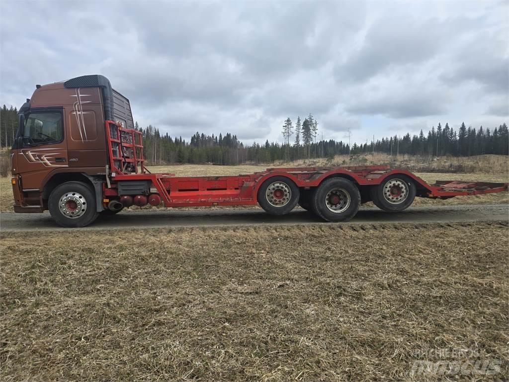 Volvo FM12 8x2 산림 기계 운반 트럭