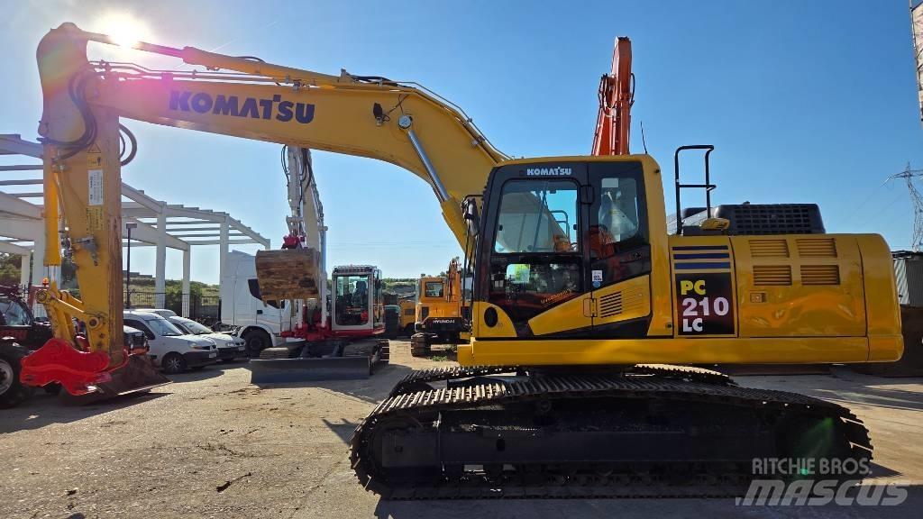 Komatsu PC 210 대형 굴삭기 29톤 이상