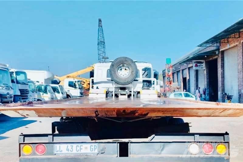 UD PDE 250 6x2 기타 트럭