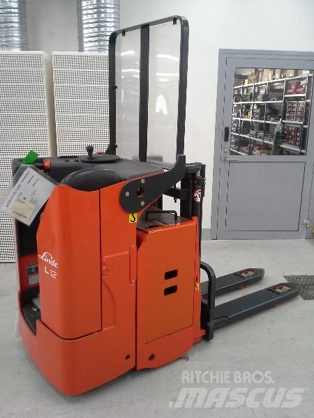 Linde L12LS-03 보행식 리치 지게차