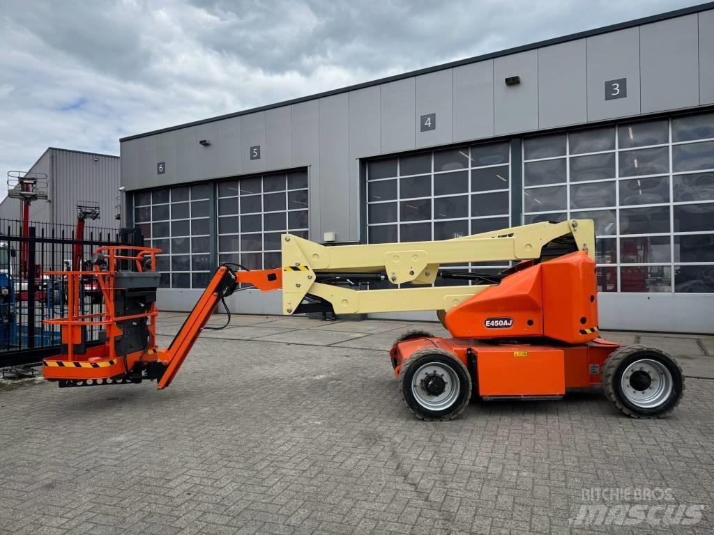 JLG E 450 AJ 관절형 전동이동 리프트