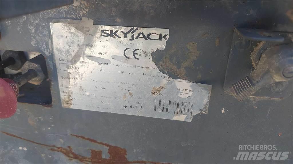 SkyJack SJIII4620 가위형 리프트