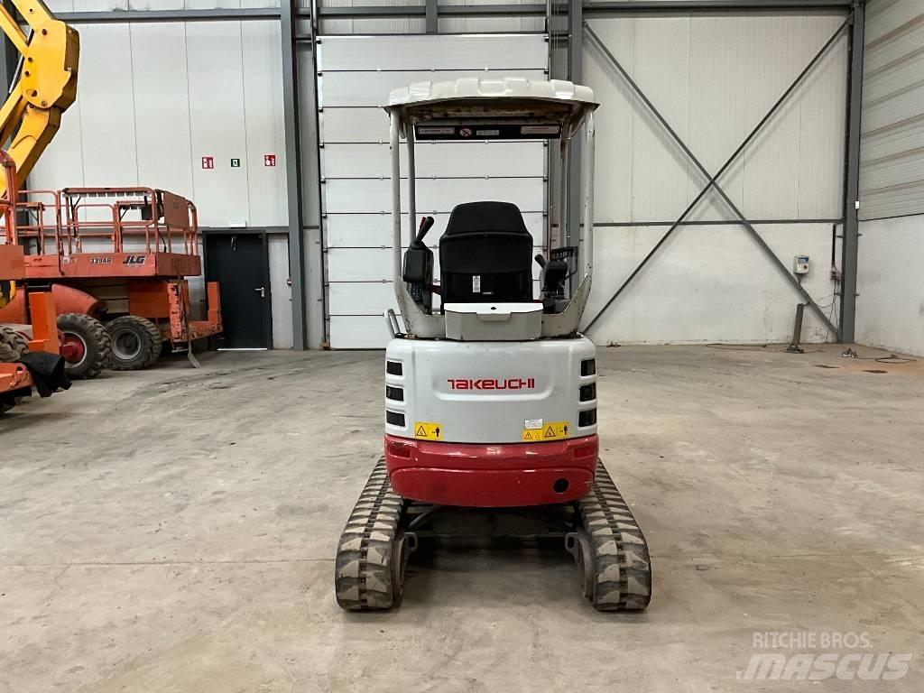 Takeuchi TB 215 R 소형 굴삭기 7톤 미만