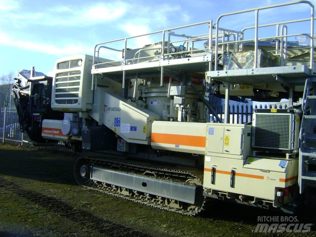 Metso LT 300 HP 이동식 분쇄기