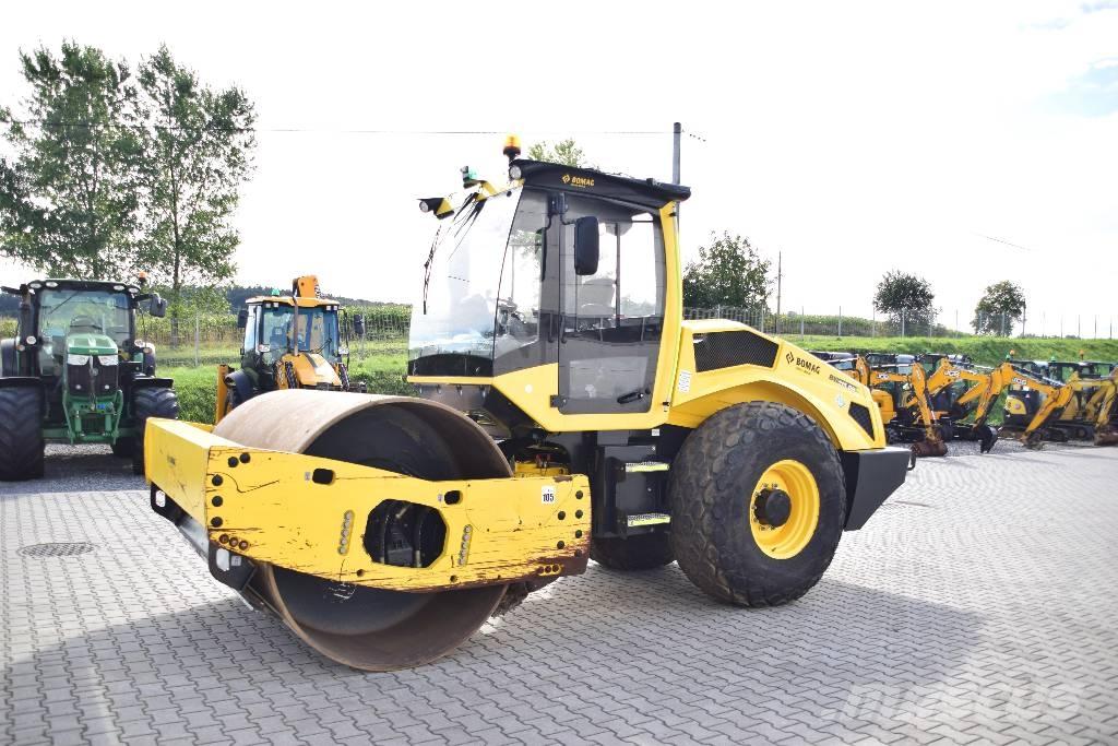 Bomag BW 213 DH 싱글 드럼 롤러