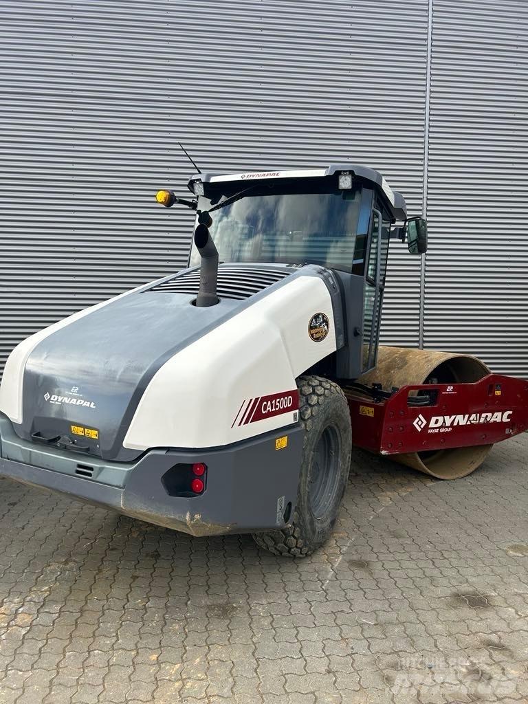 Dynapac CA 1500 D 싱글 드럼 롤러