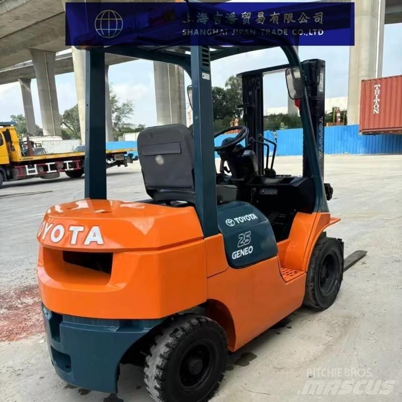 Toyota 25 디젤 지게차