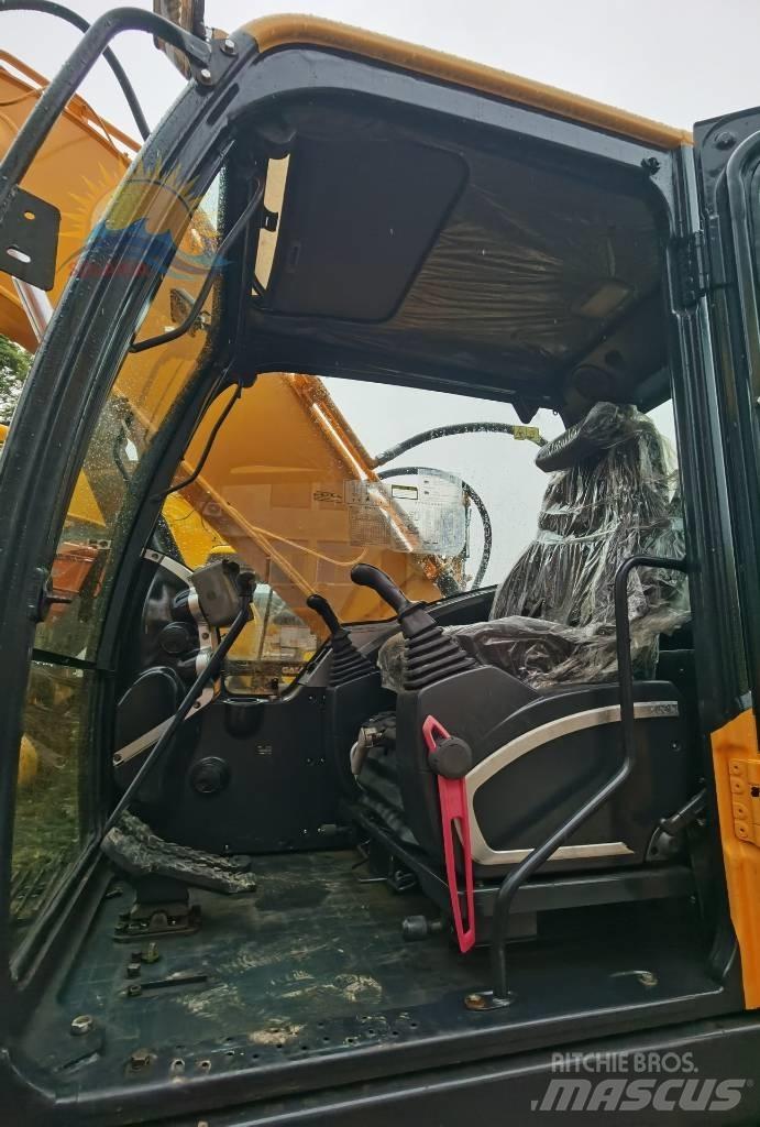 Hyundai R220LC-9S  휠 굴삭기