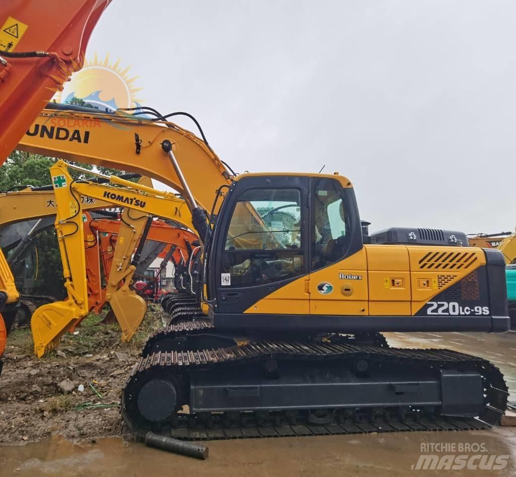 Hyundai R220LC-9S  휠 굴삭기