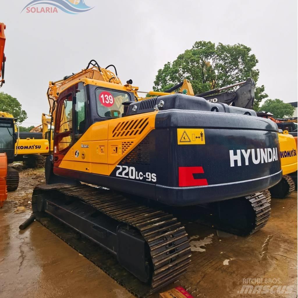 Hyundai R220LC-9S  휠 굴삭기