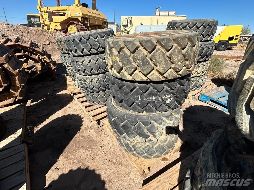 Bobcat 12x16.5 Tires 타이어, 휠 및 림