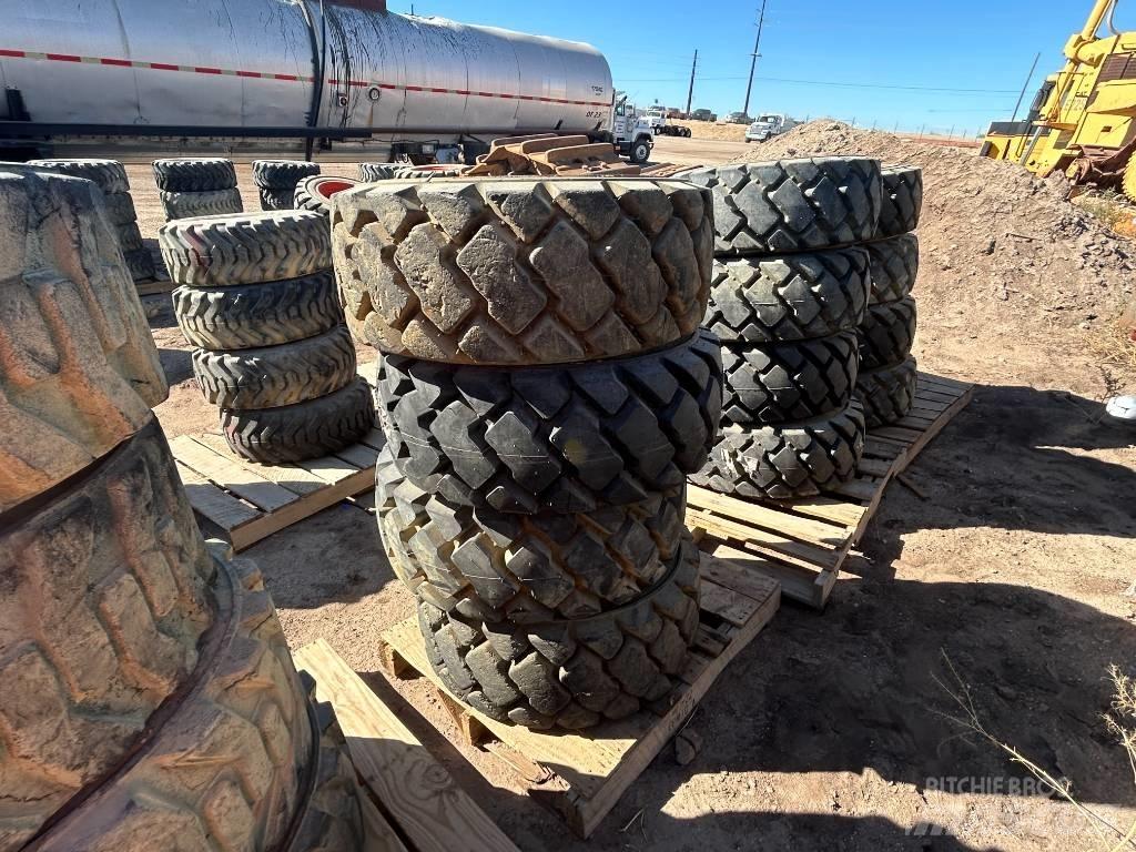 Bobcat 12x16.5 Tires 타이어, 휠 및 림