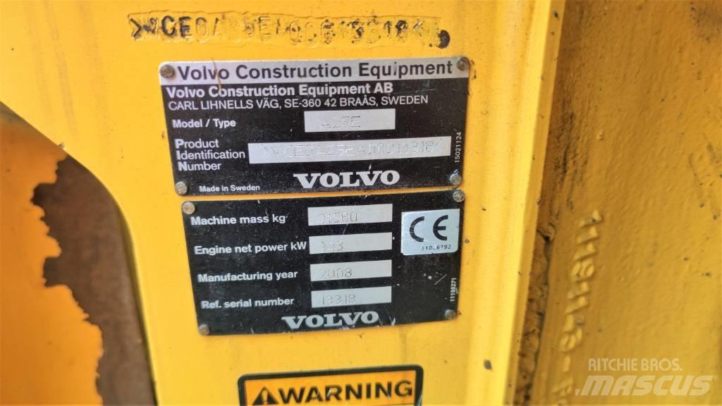 Volvo A 25 E 연결식 홀러