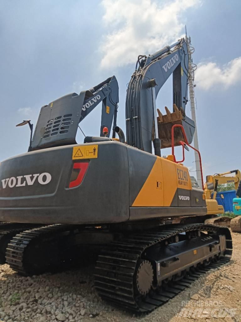 Volvo EC 240 대형 굴삭기 29톤 이상