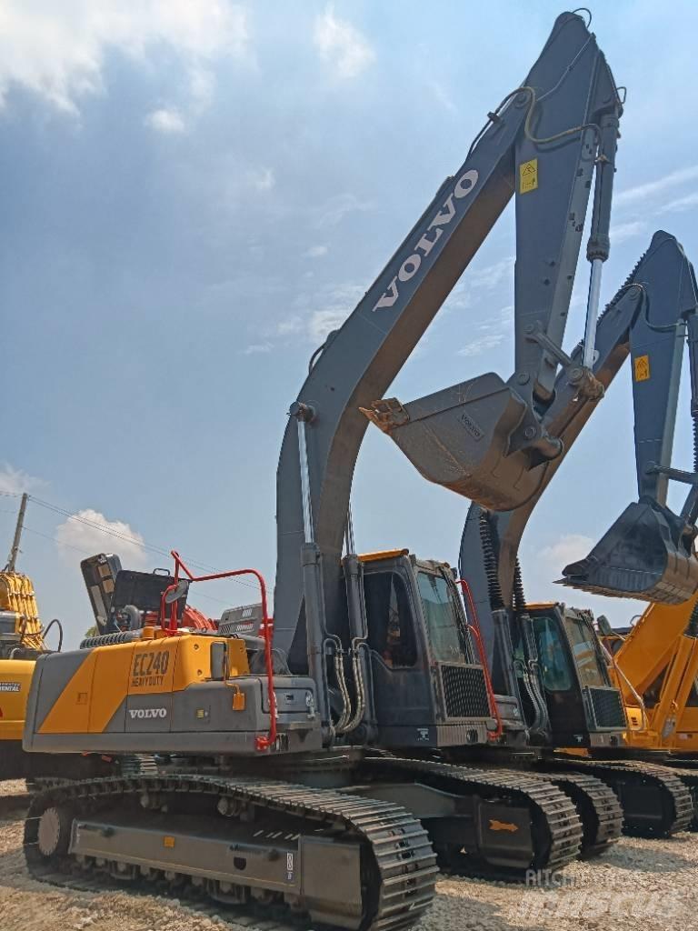 Volvo EC 240 대형 굴삭기 29톤 이상