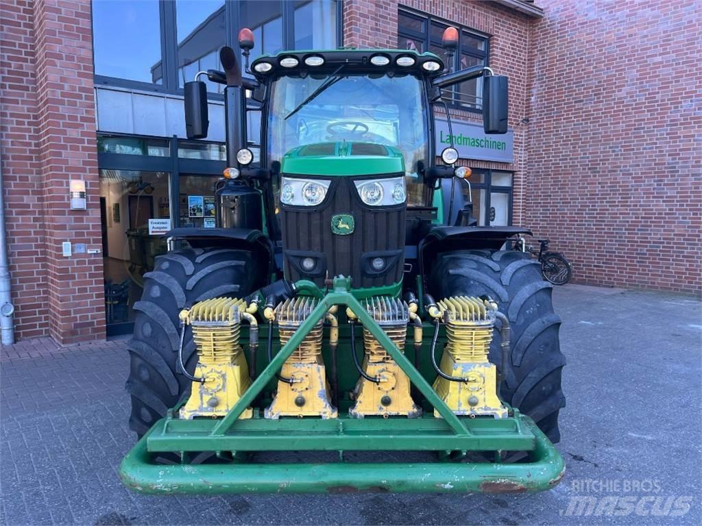 John Deere 6215R 트랙터